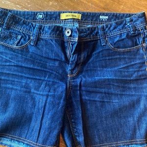 MEK Jean shorts